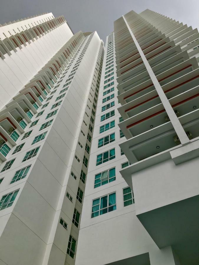 The Pinnacle Tower Johor Bahru Exterior foto